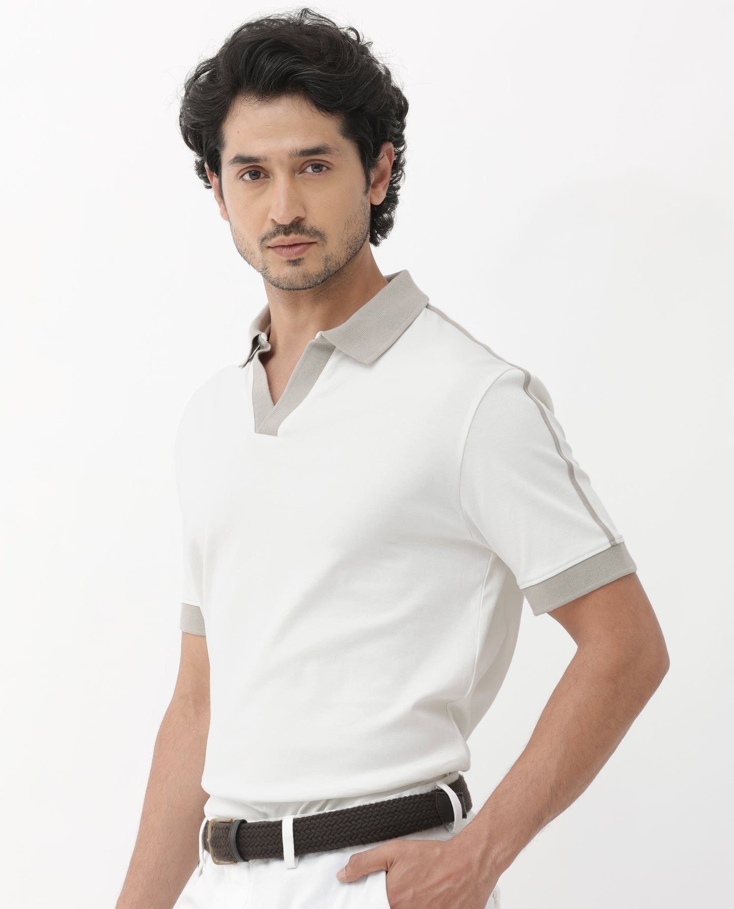 Rare Rabbit Mens Geller White Cotton Fabric Short Sleeve Solid Regular Fit Polo T-Shirt