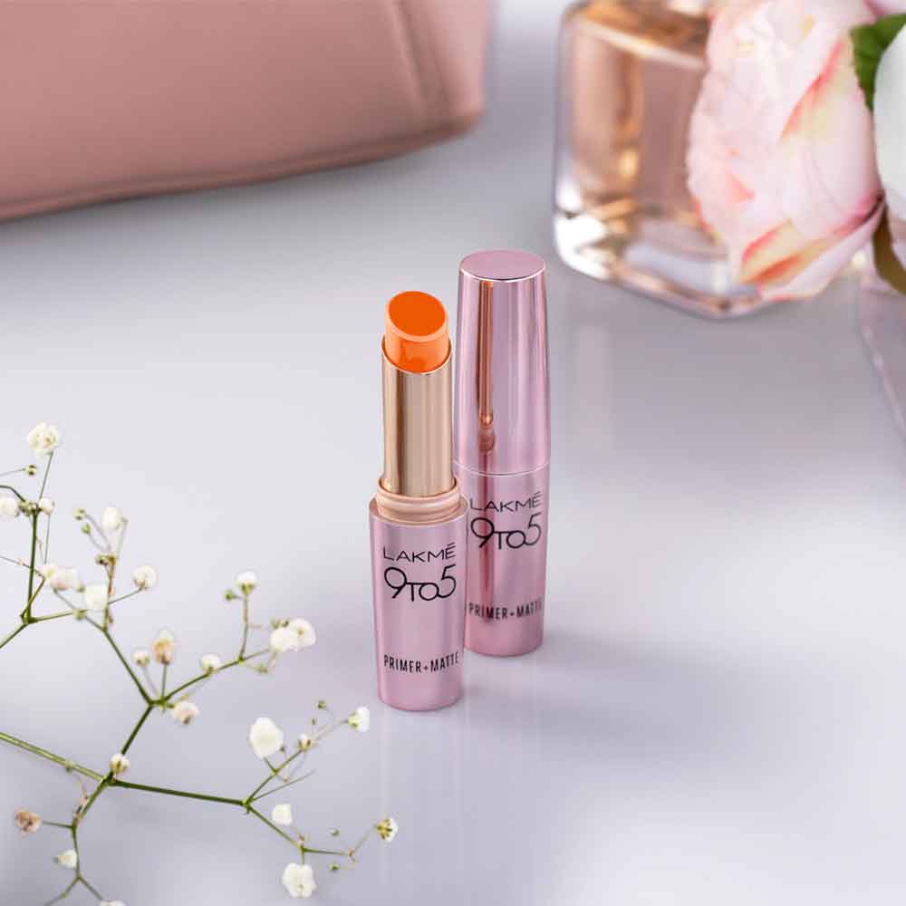 Lakmē 9to5 Powerplay Priming Matte Lipstick