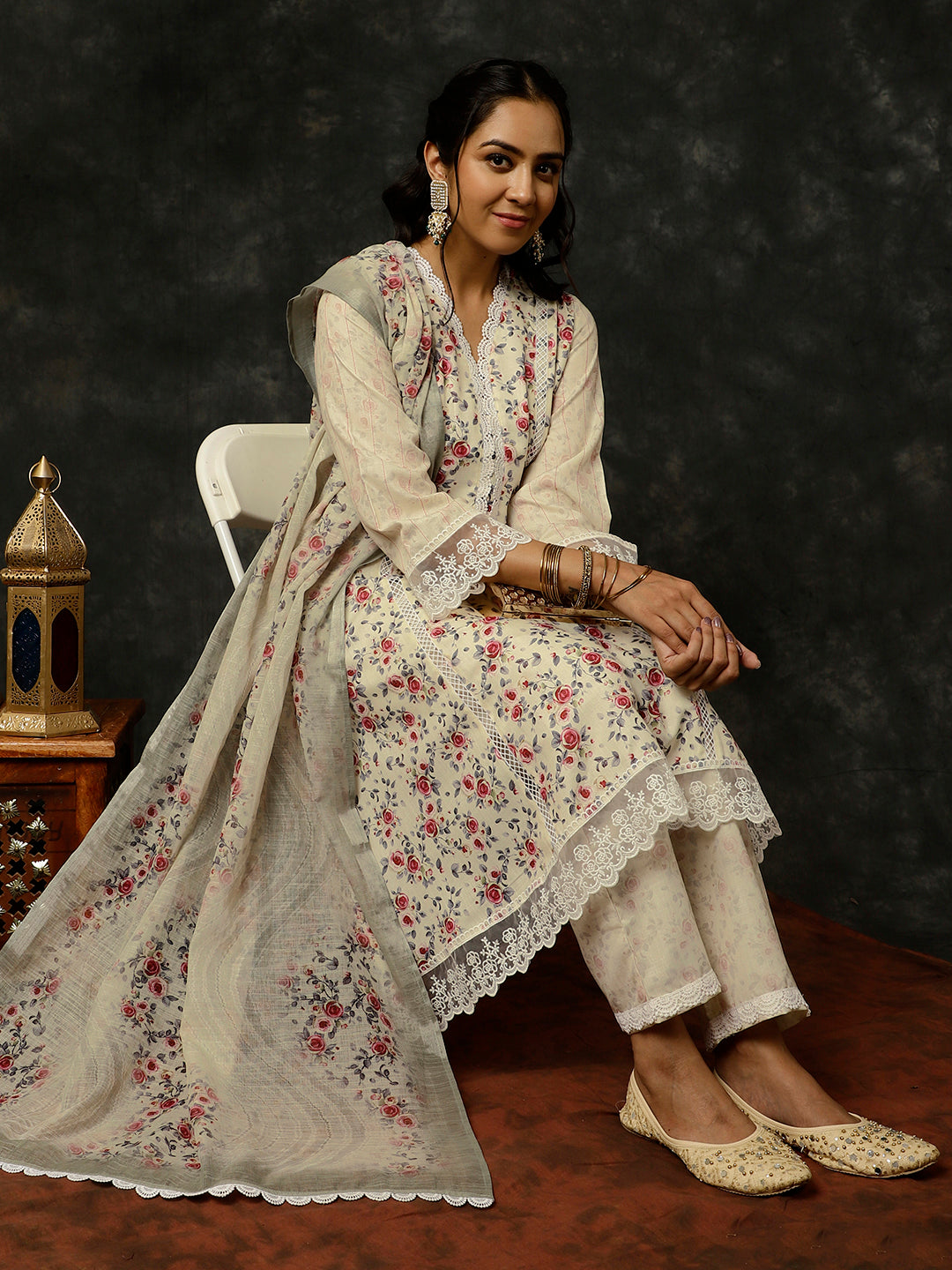 LIGHT YELLOW ROSE PRINTED PAKISTANI KURTA WITH PALAZZO AND DUPATTA