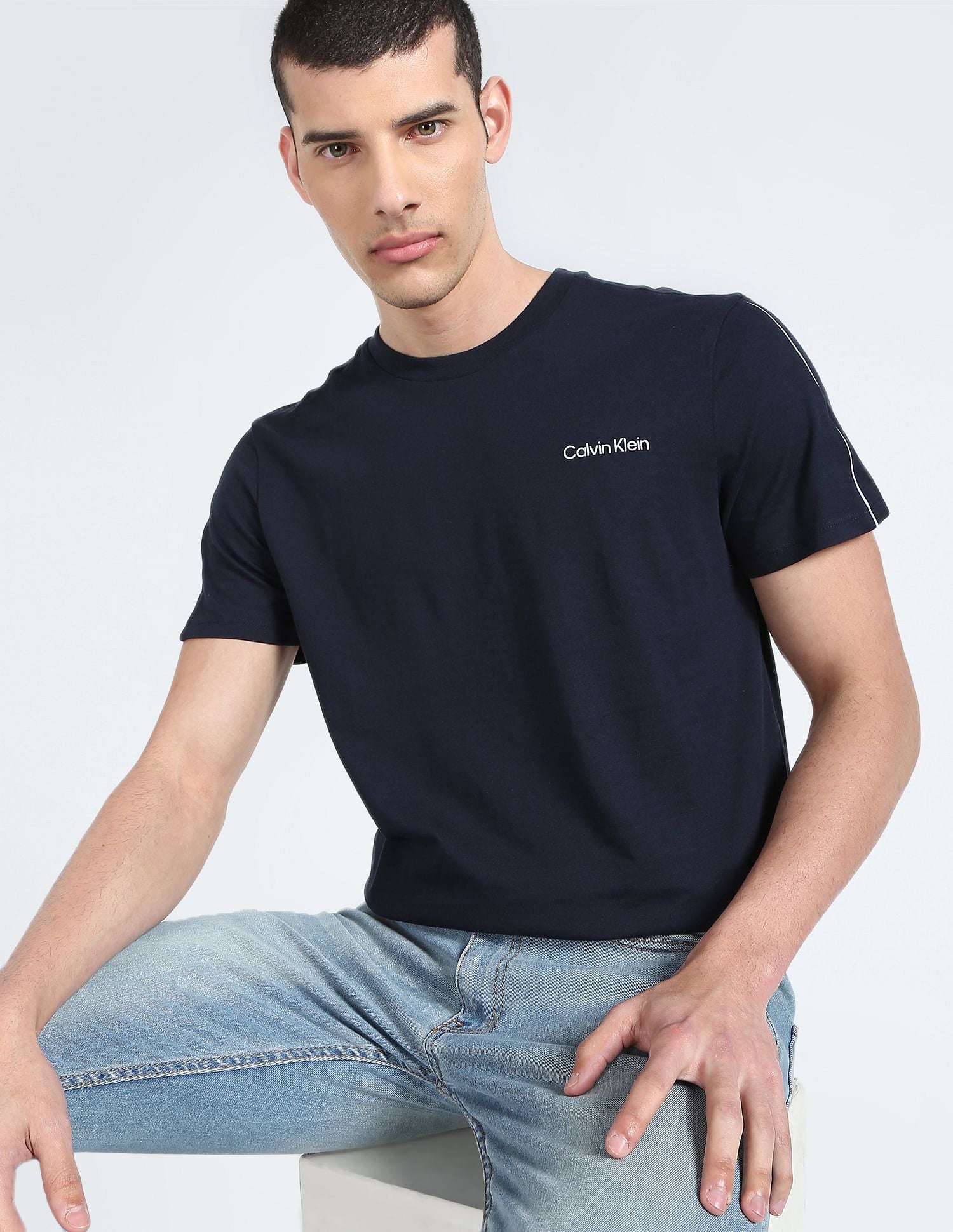 Crew Neck Solid Contrast Piping T-Shirt