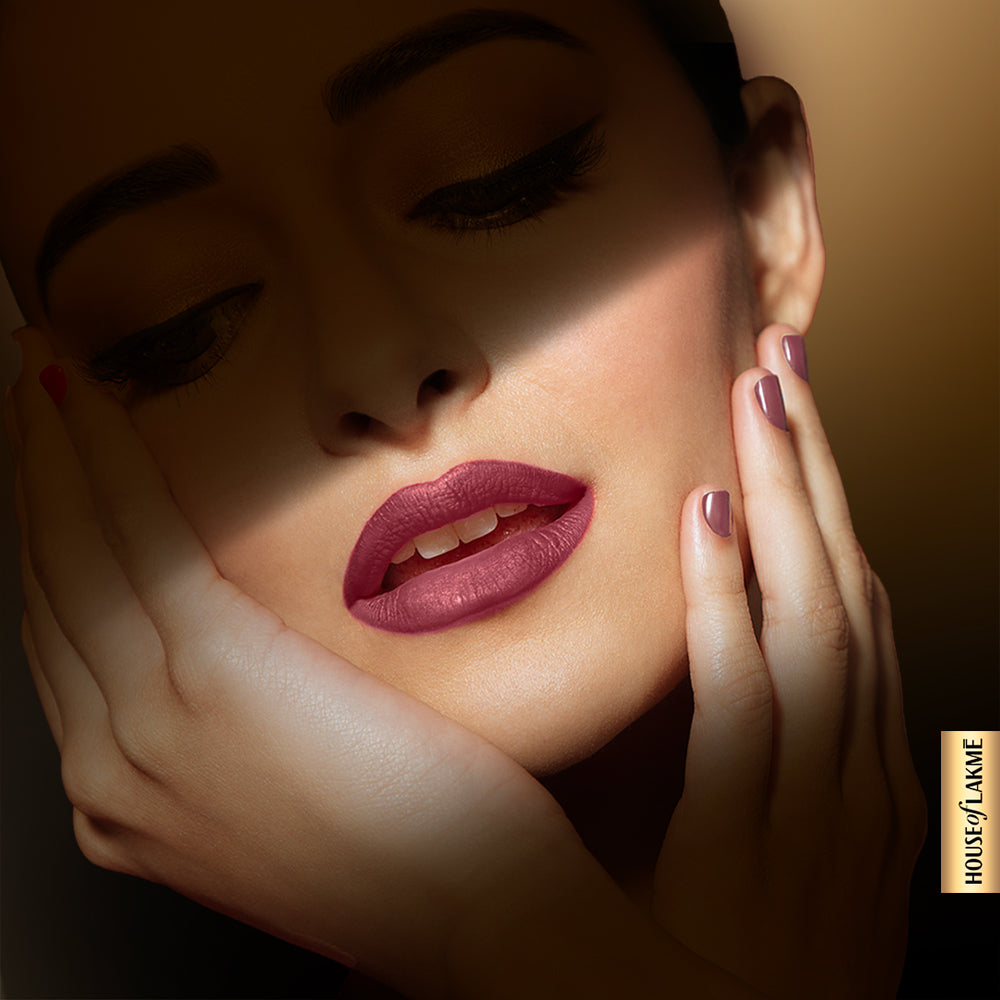 Lakmē Ultimate Glam 4 in 1 lip stack
