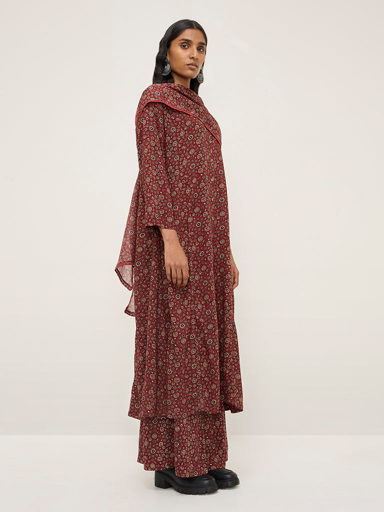 Zuba Maroon Floral Printed Cotton-Blend Dupatta