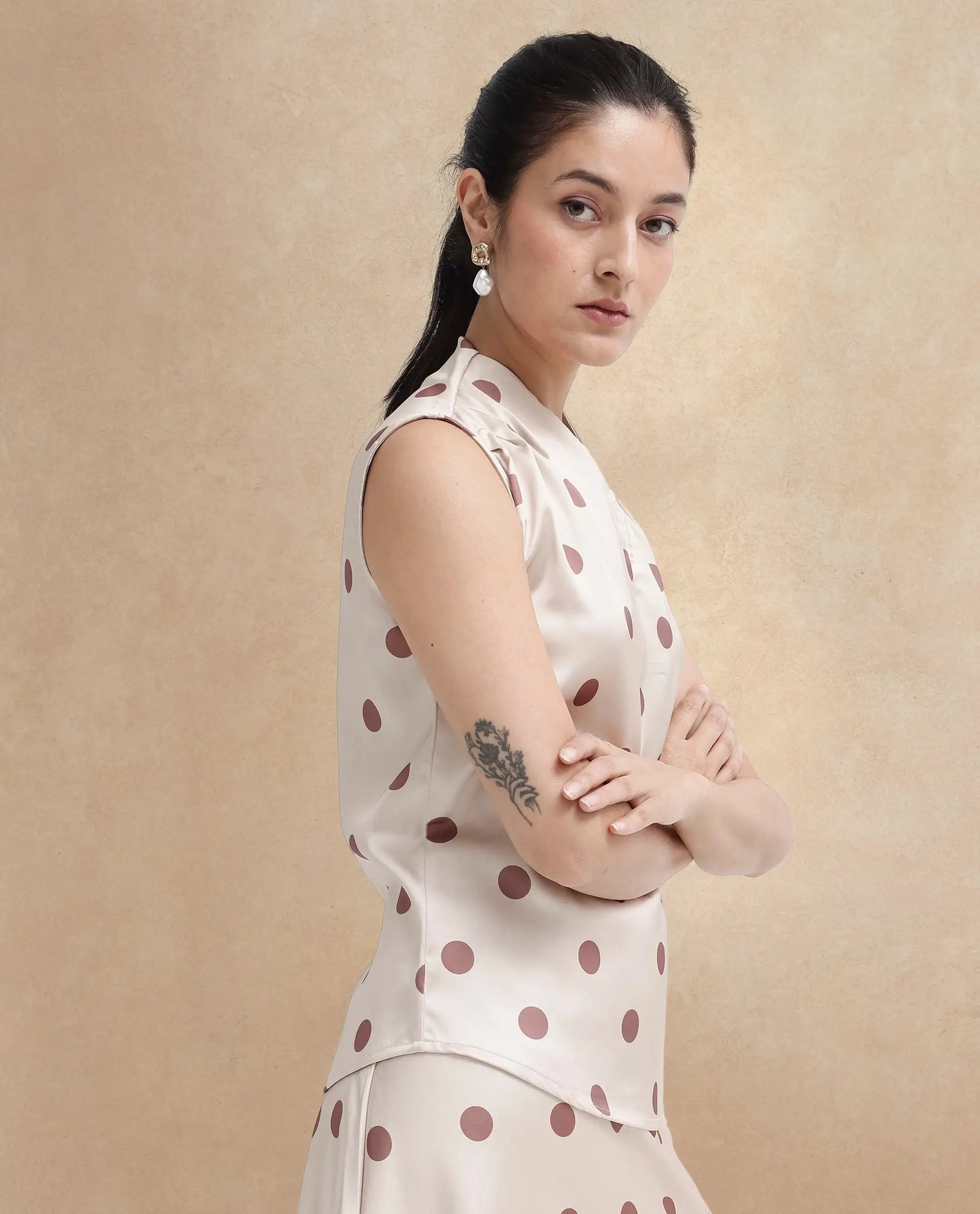 Rareism Women Berdo-T Beige Cotton Poly Fabric Short Sleeve V-Neck Button Closure Floral Print Slim Fit Top