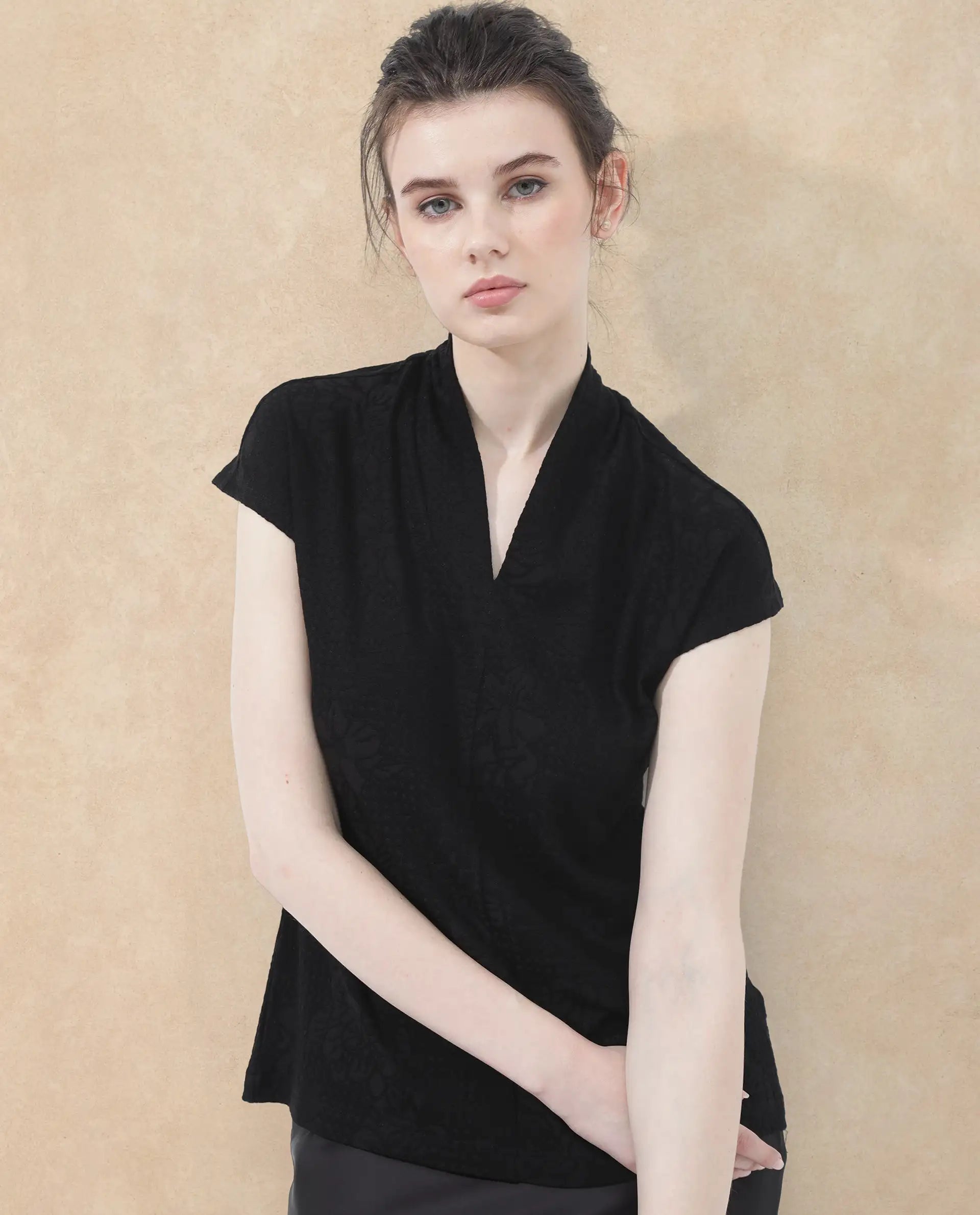 Rareism Women Deone Black Poly Viscose Elastane Fabric Regular Sleeves V-Neck  Boxy Fit Solid Top