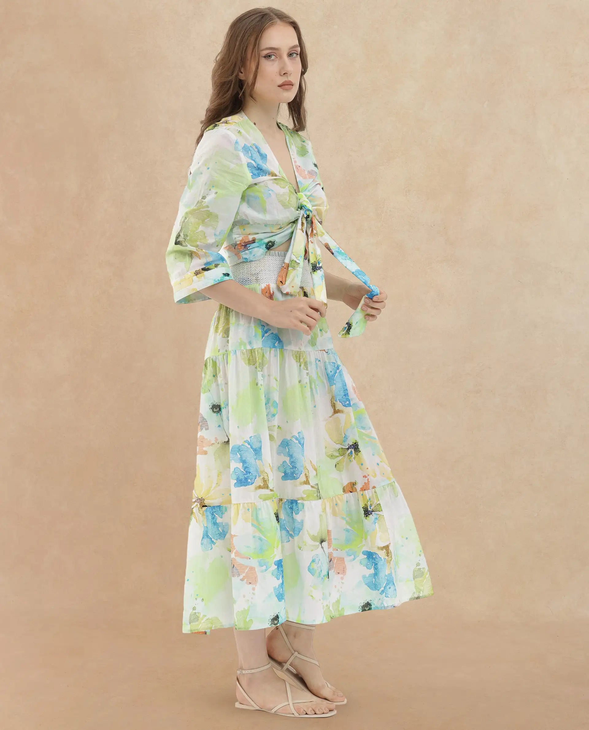 Rareism Women Ireen Multi Cotton Fabric 3/4Th Sleeves Zip Closure V-Neck Bell Sleeve Regular Fit Abstract Print Cropped Top