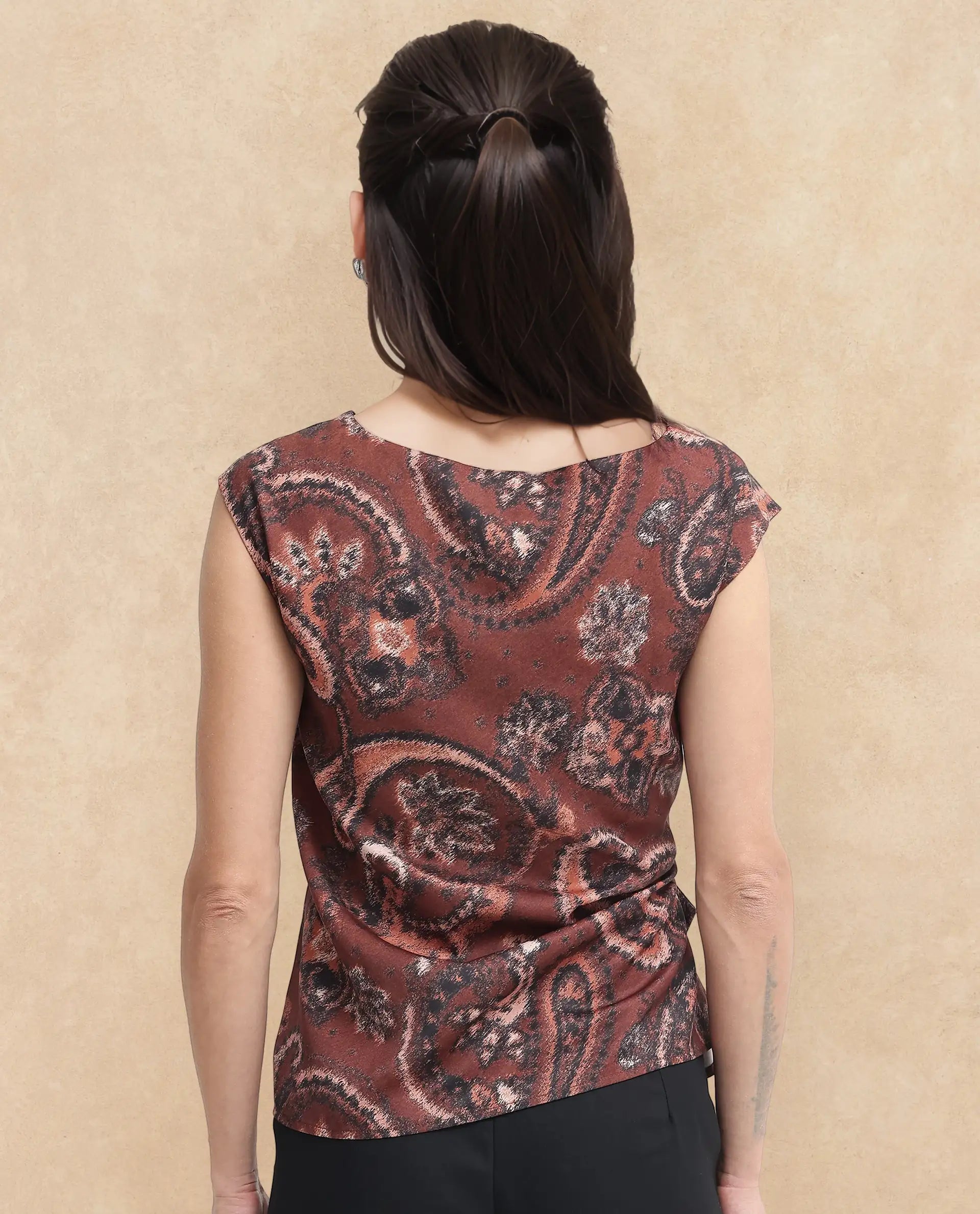 Rareism Women Levillet Brown Sleeveless Boat Neck Paisley Print Top