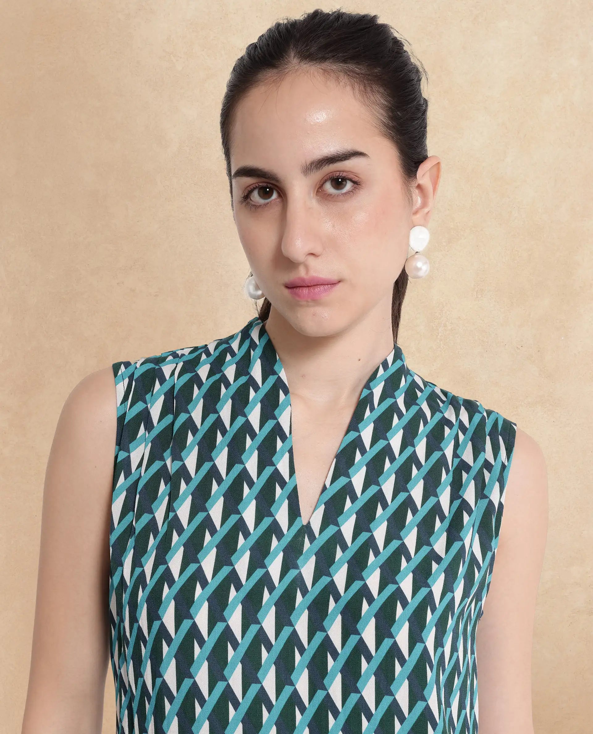 Rareism Women Livon Multi Sleeveless V-Neck Geometric Print Top