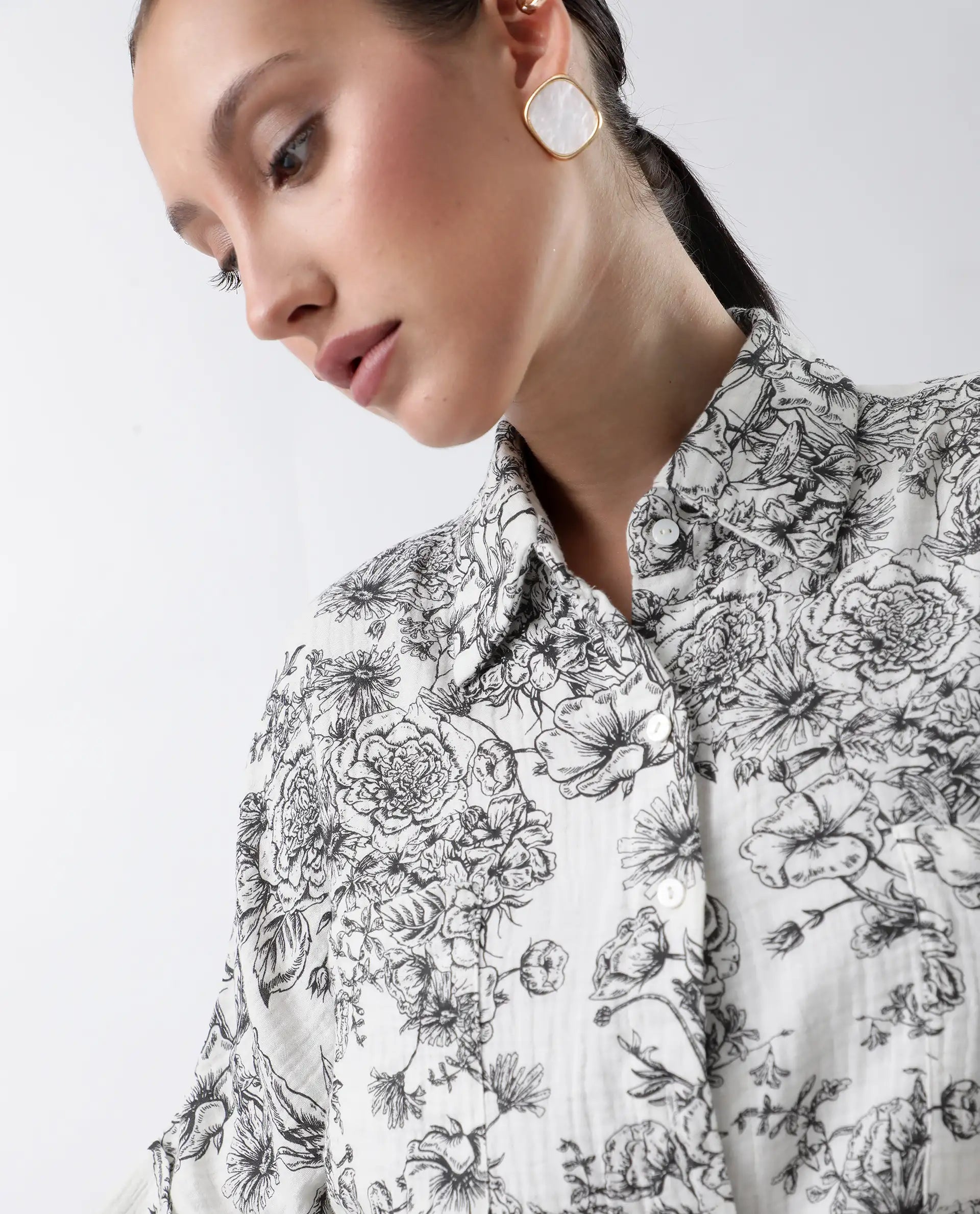 Rareism Women Loraine Off White Cotton Fabric Short Sleeve Collared Neck Floral Print Regular Length Top