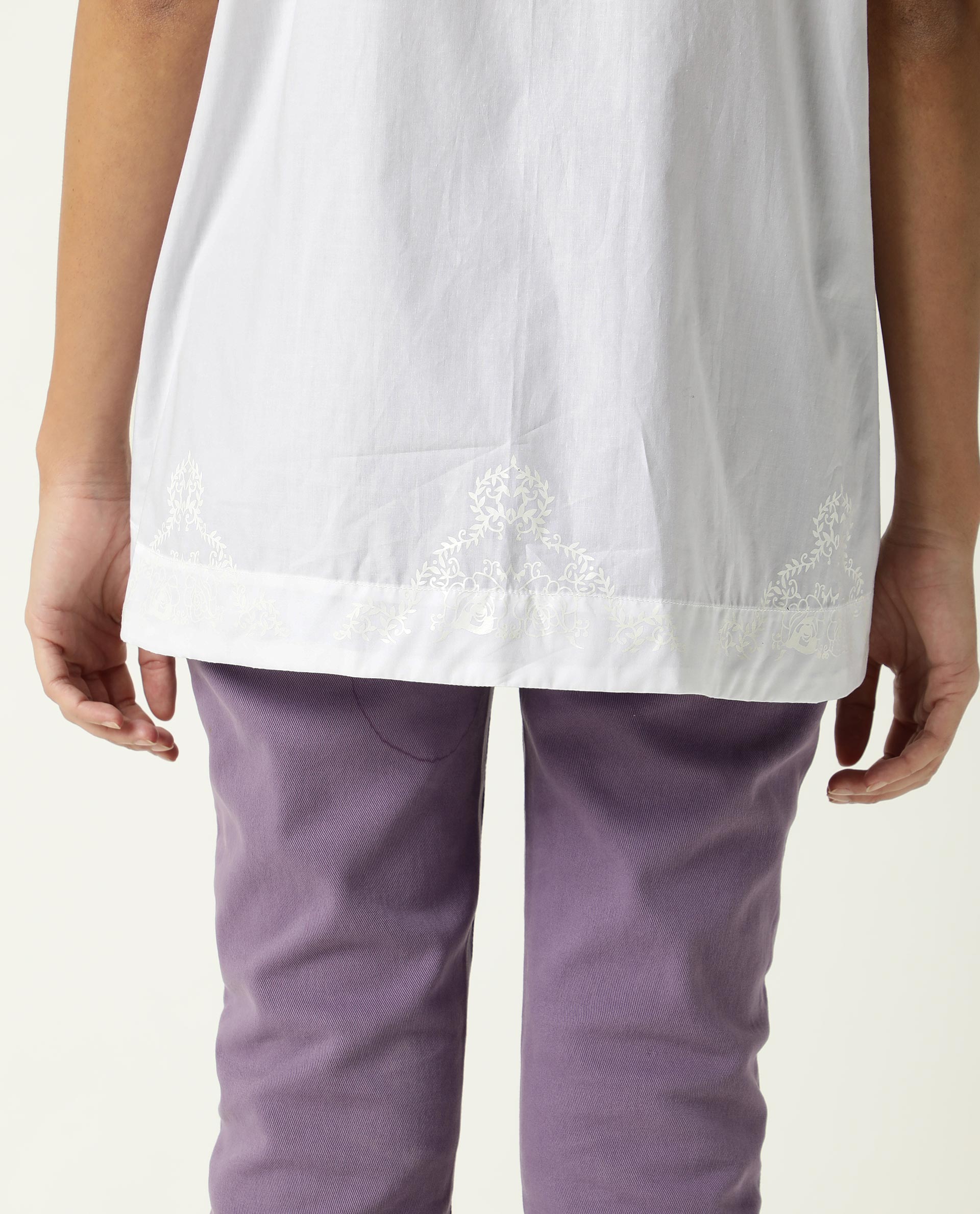 Rareism Women Flick White Cotton Fabric Regular Fit Shirt Collar Half Sleeves Solid Top