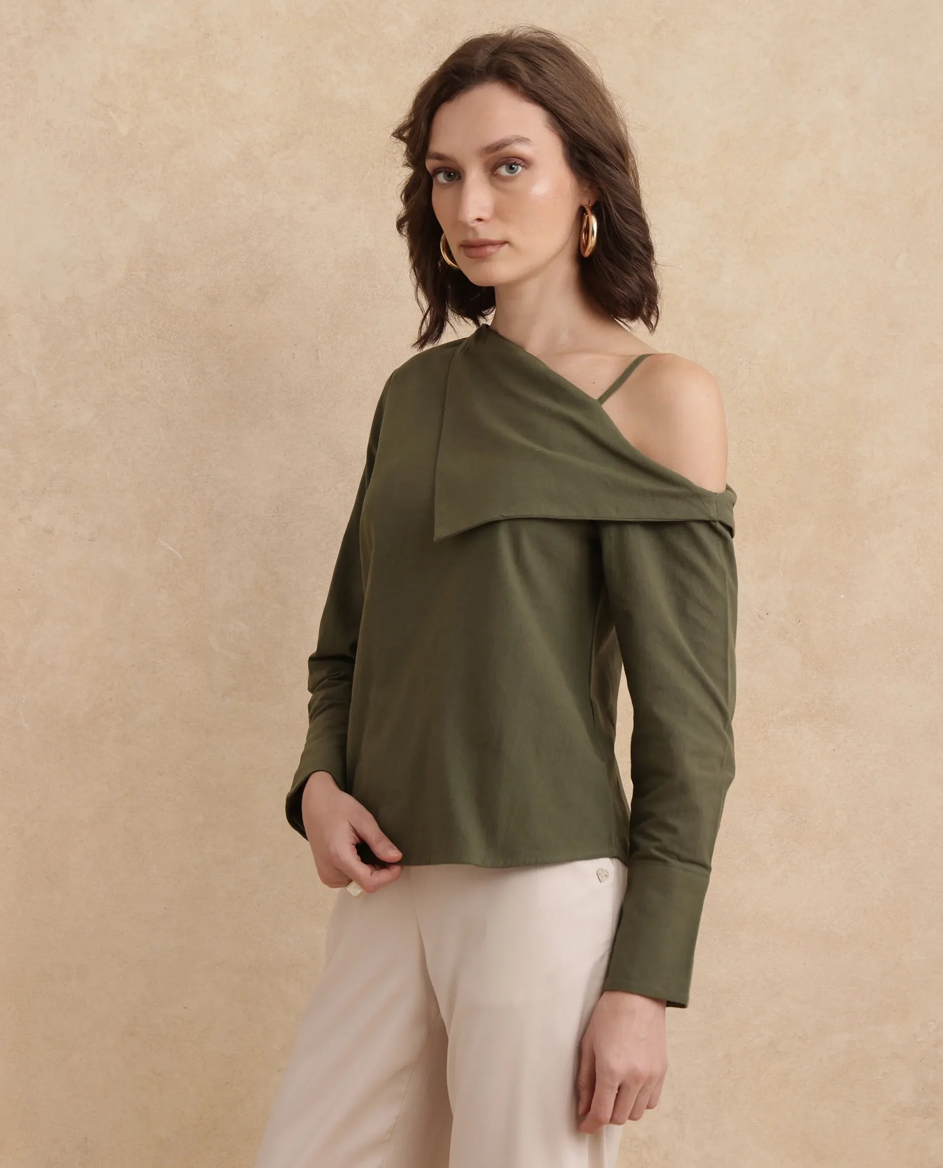 Rareism Women Nimlu Green Cotton Fabric Bishop Sleeve Collarless Plain Top