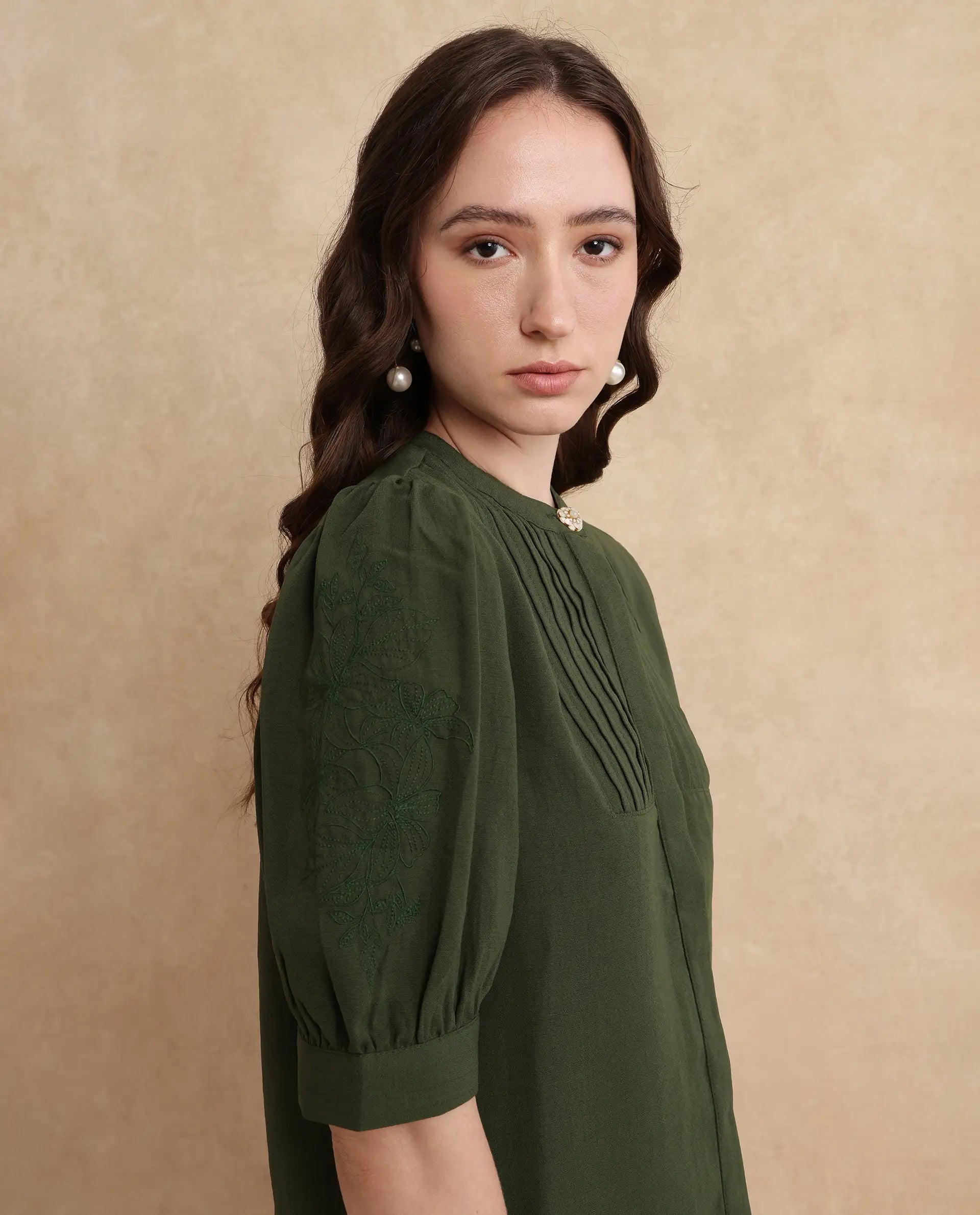 Rareism Women Oniit Olive Plain Top