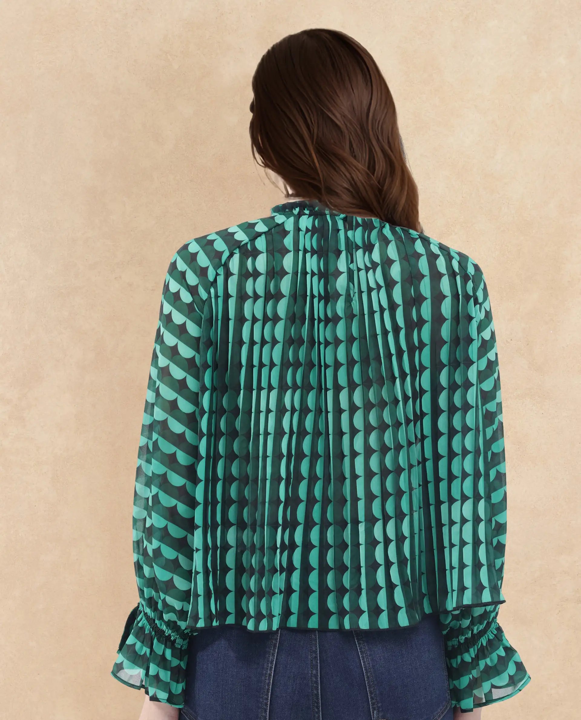 Rareism Women Poehler Black Polyester Fabric Full Sleeve Collared Neck Printed Regular Length Top