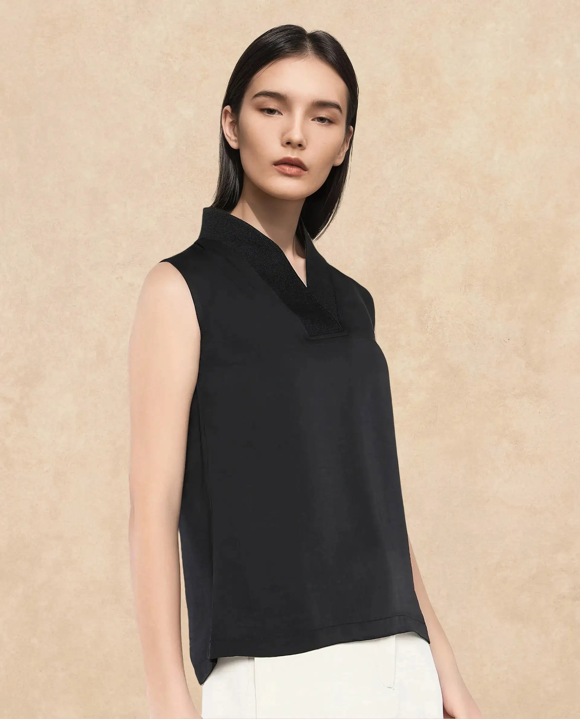 Rareism Women Siyar Black Plain Top