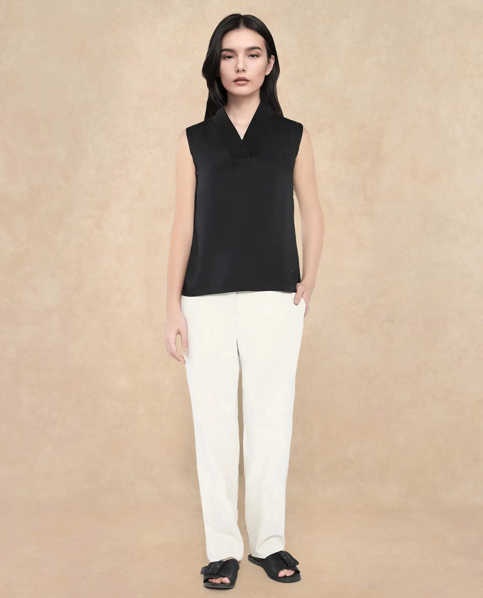 Rareism Women Siyar Black Plain Top