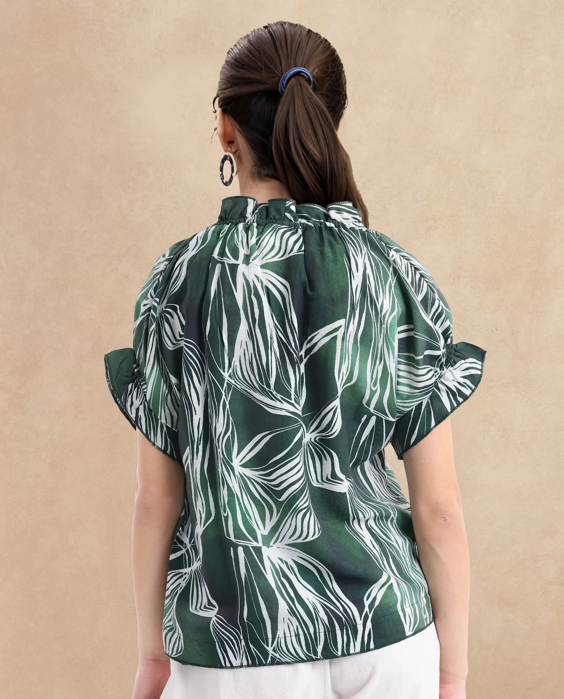 Rareism Women Tichin Green Extended Sleeves V-Neck Abstract Print Top