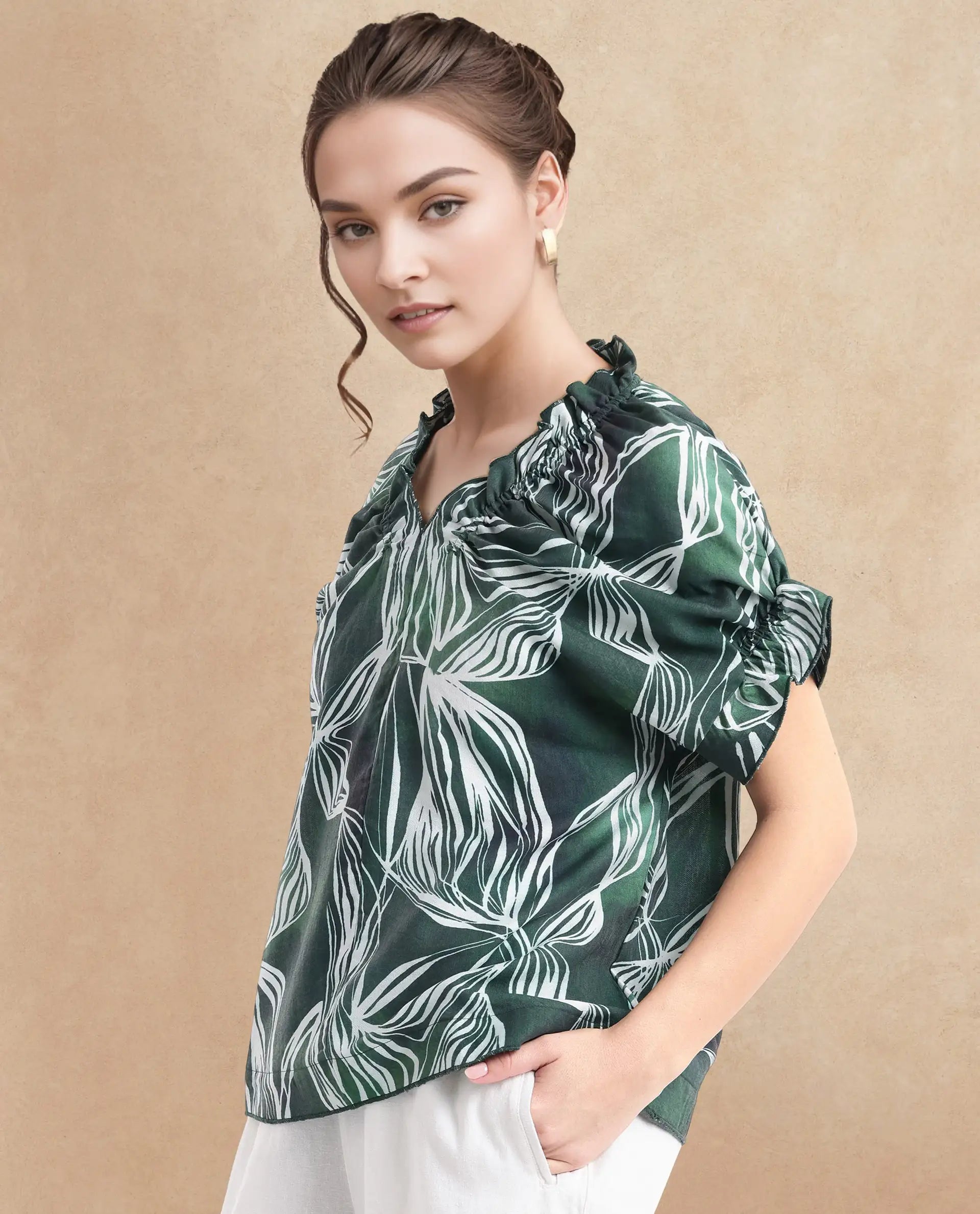 Rareism Women Tichin Green Extended Sleeves V-Neck Abstract Print Top