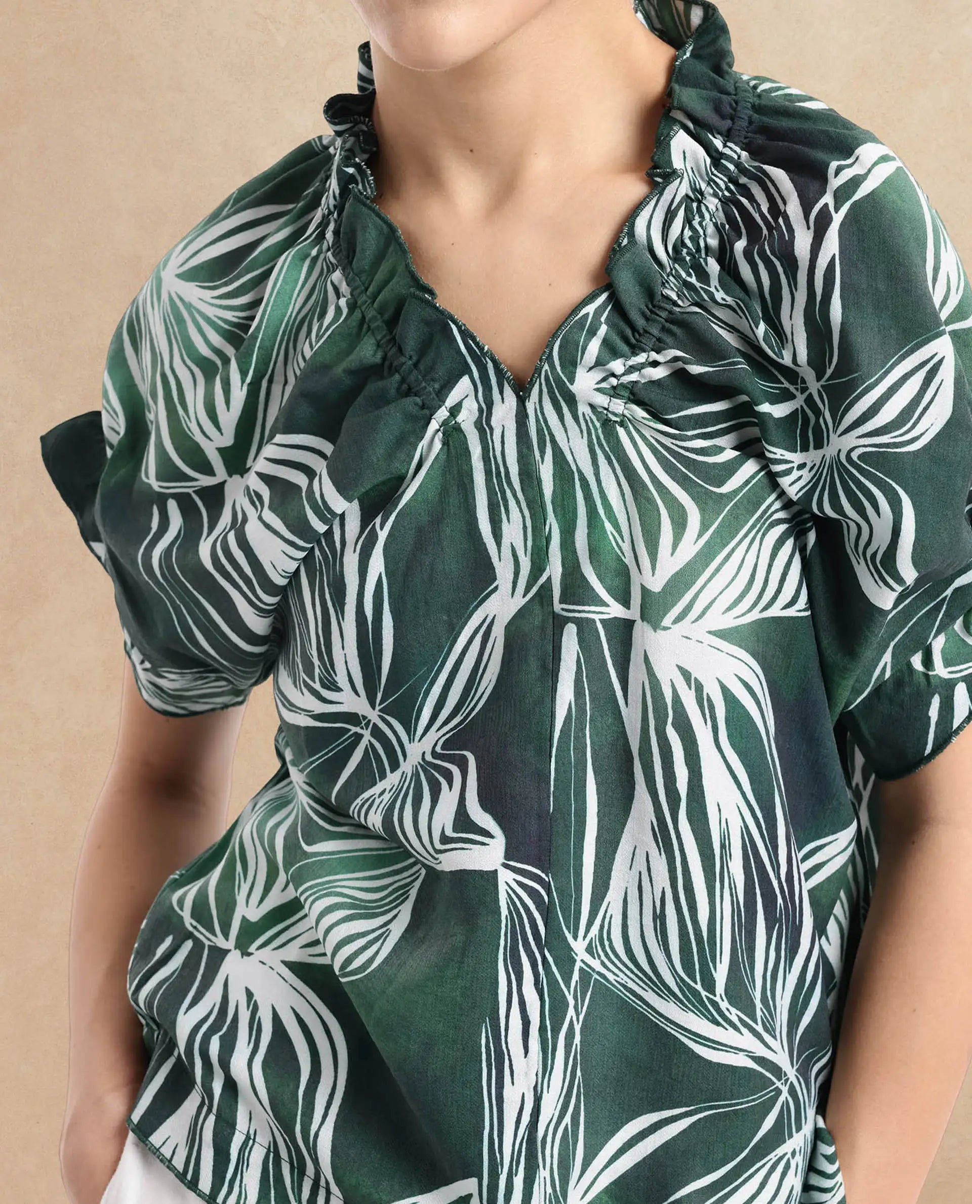 Rareism Women Tichin Green Extended Sleeves V-Neck Abstract Print Top