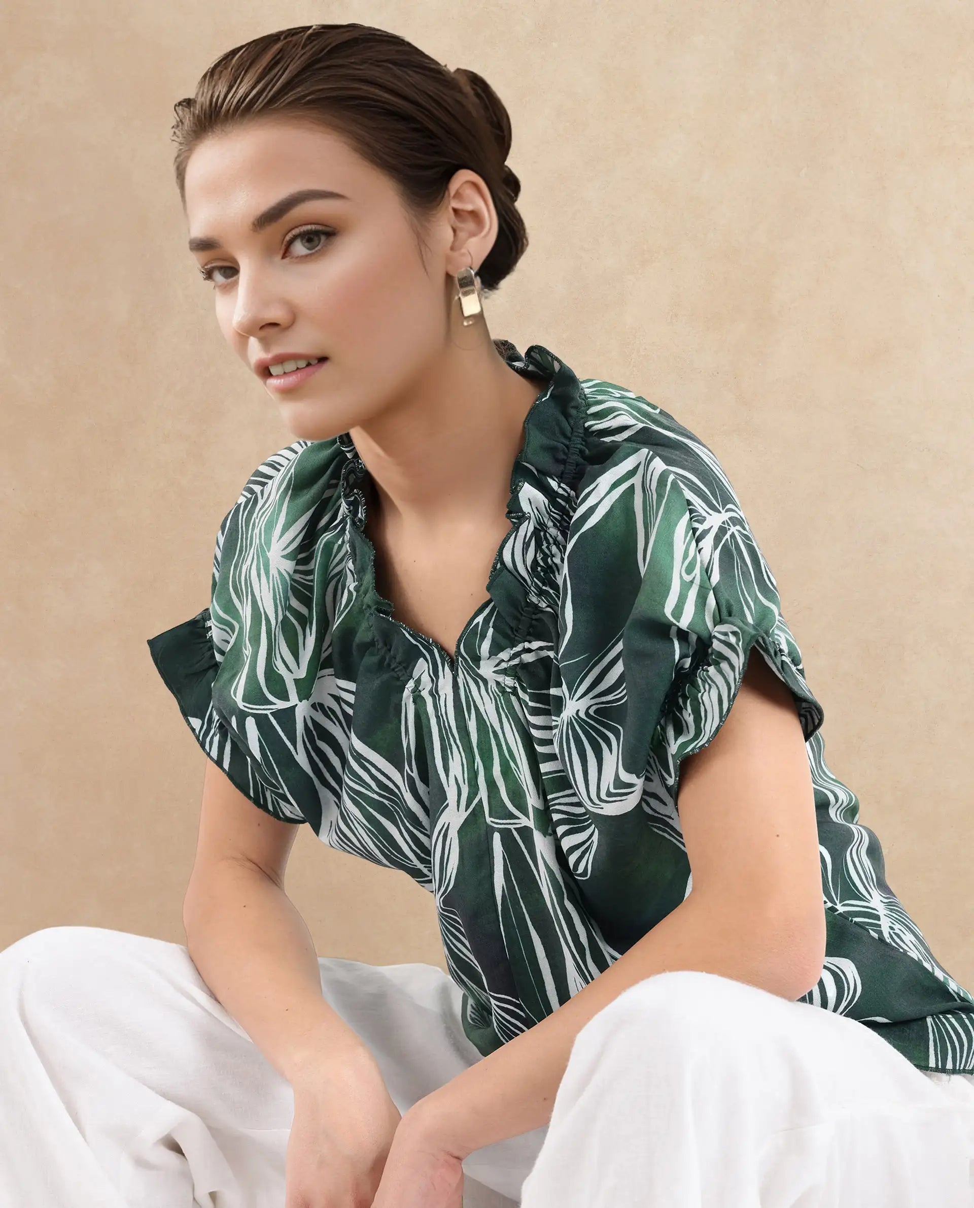 Rareism Women Tichin Green Extended Sleeves V-Neck Abstract Print Top