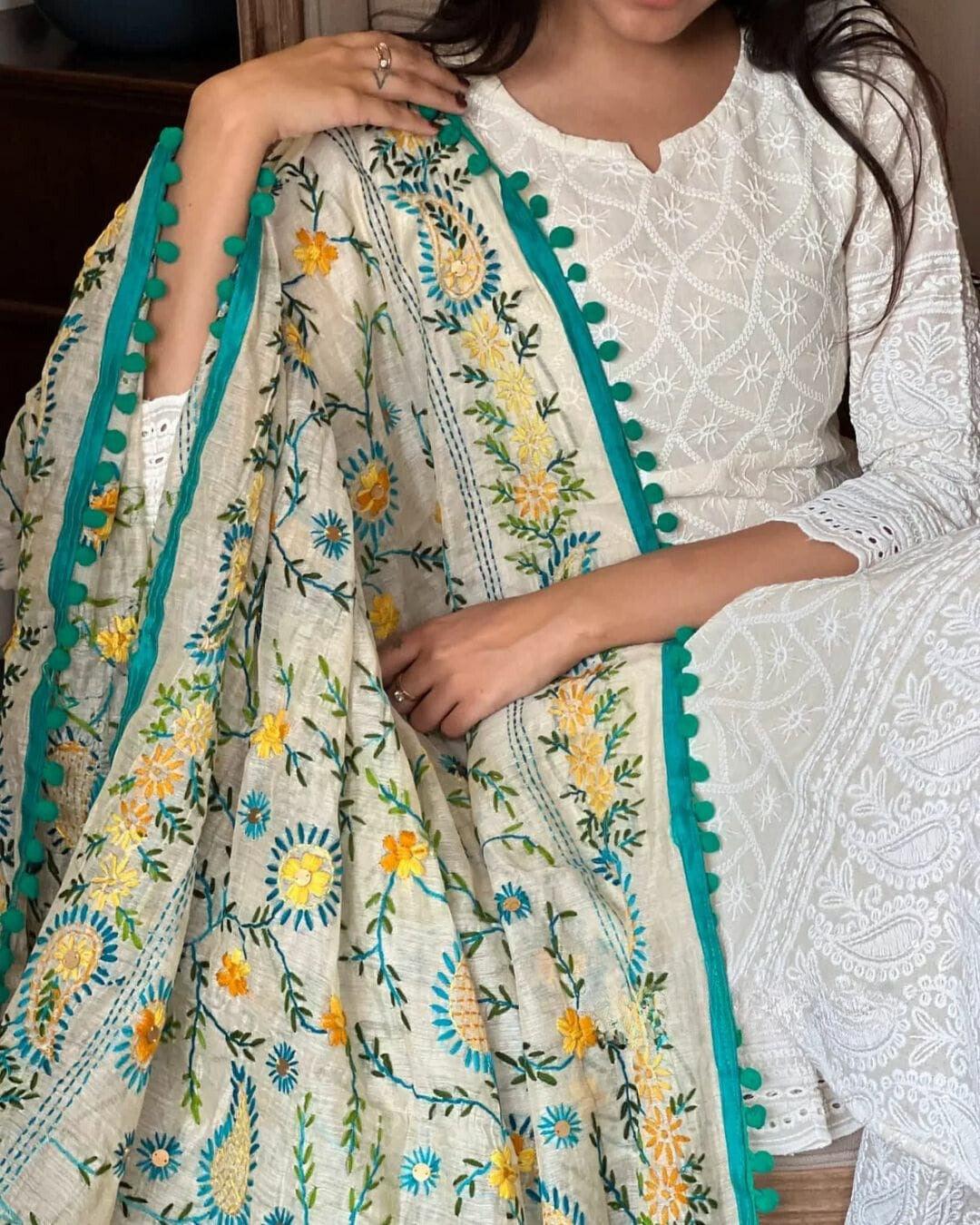 Chicken Off White Kurta and Pant Set with Printed Chanderi Dupatta