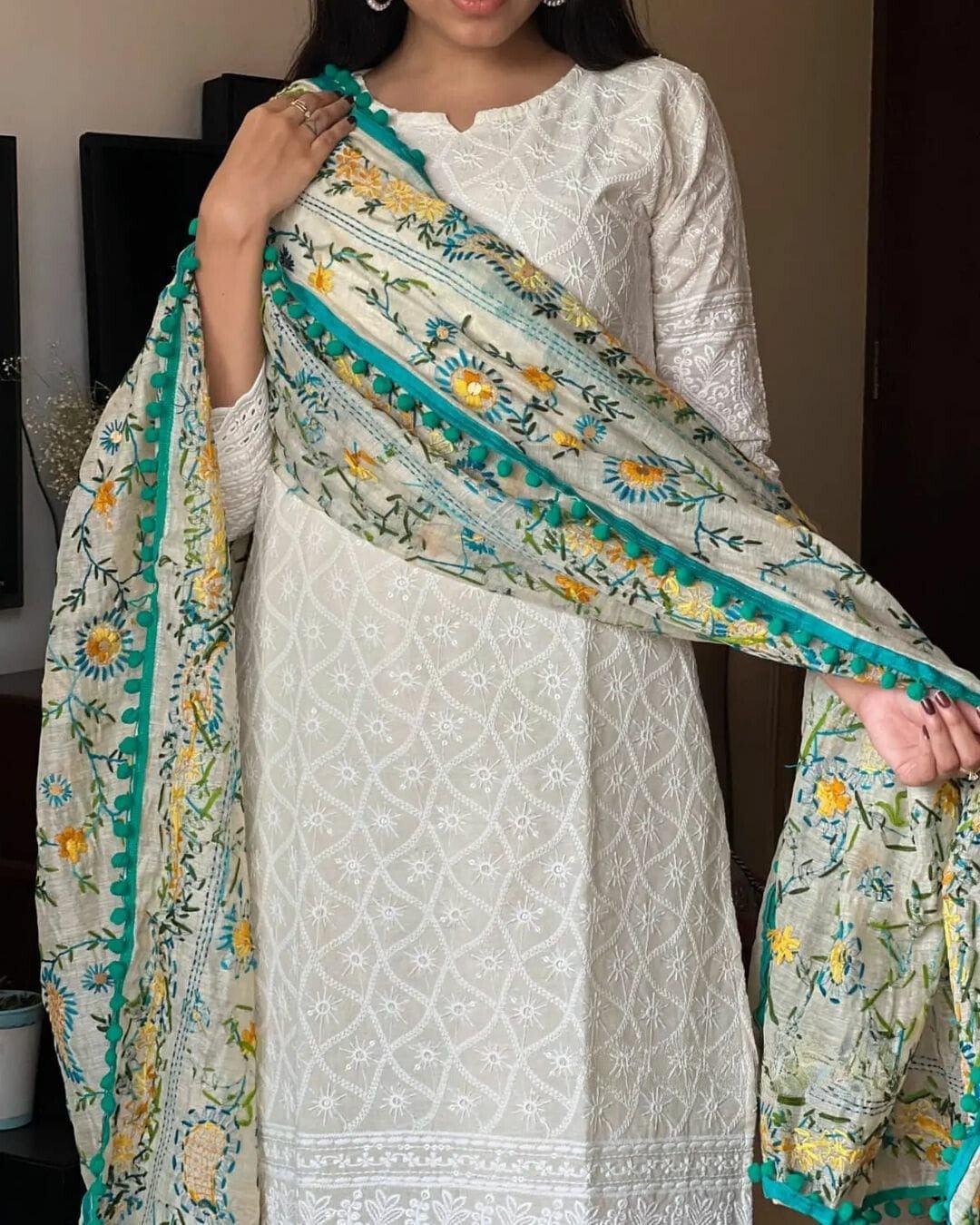 Chicken Off White Kurta and Pant Set with Printed Chanderi Dupatta